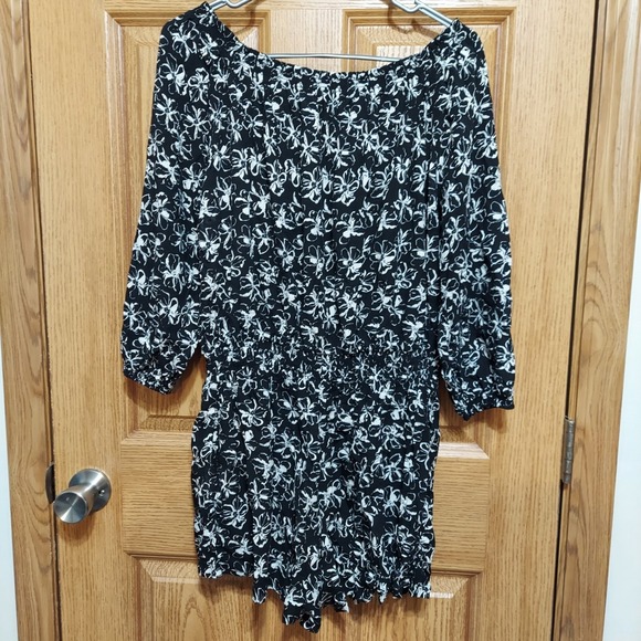 Banana Republic Off the Shoulder Black Floral Romper Large - Picture 4 of 8